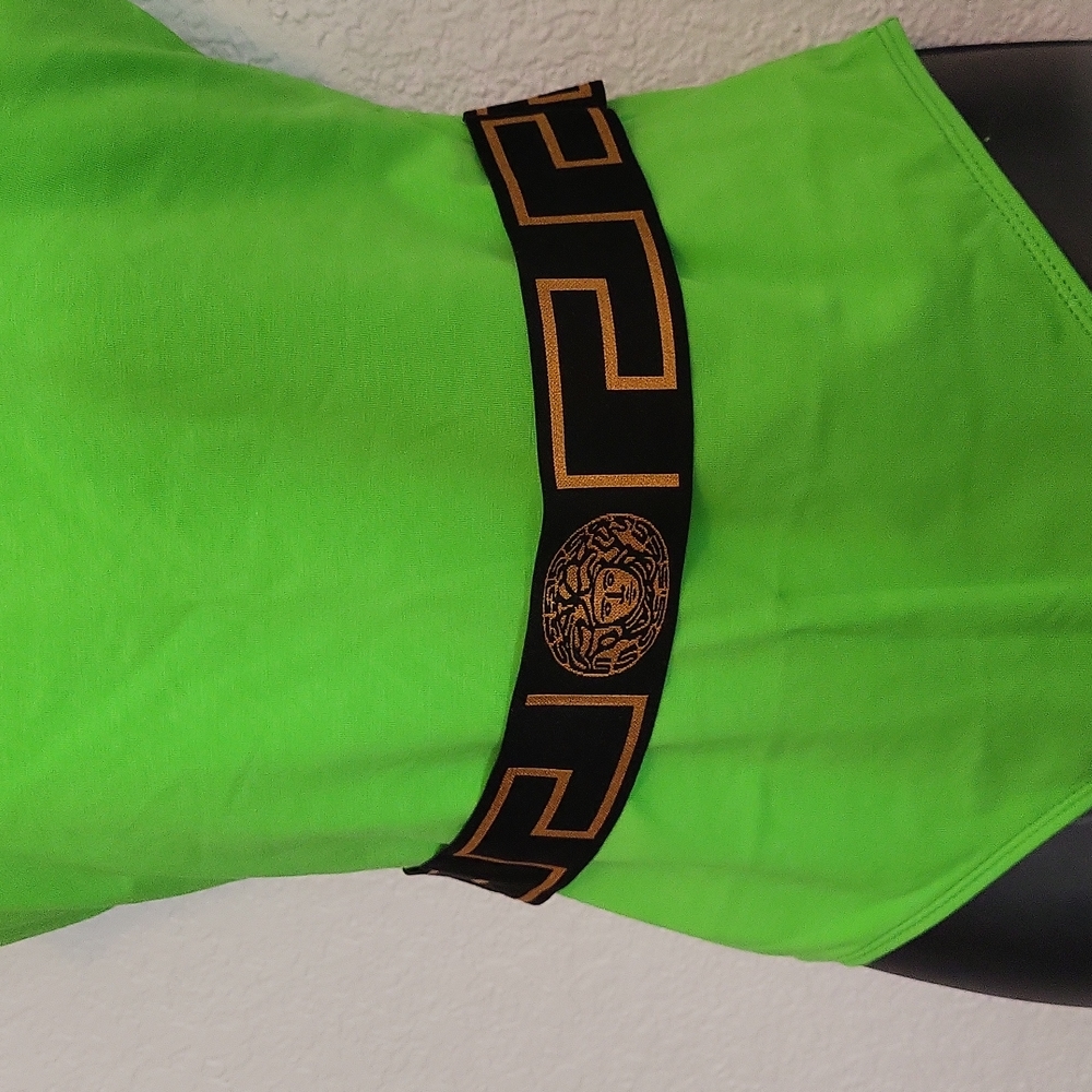 Versace - Picture 4 of 5